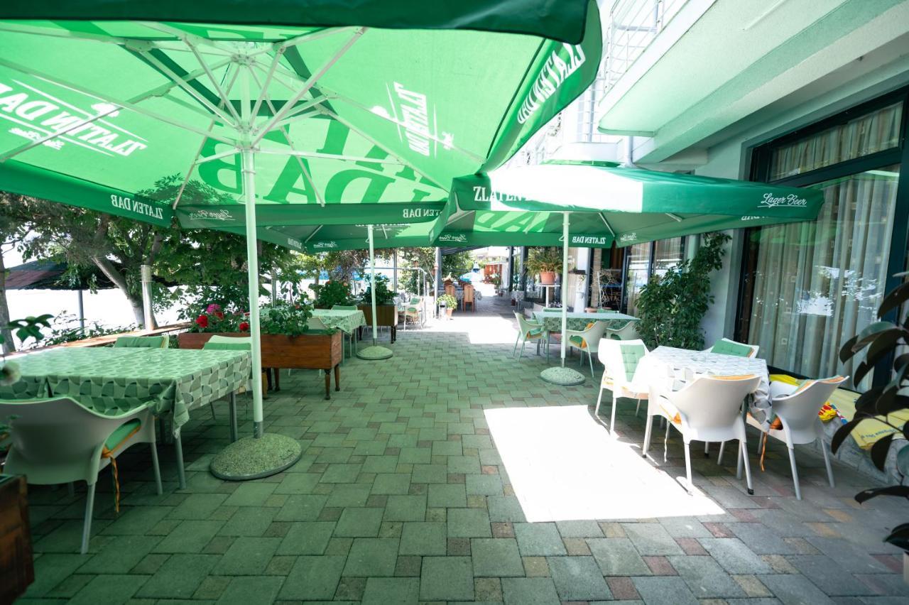 Hotel Holiday-M Ohrid Buitenkant foto