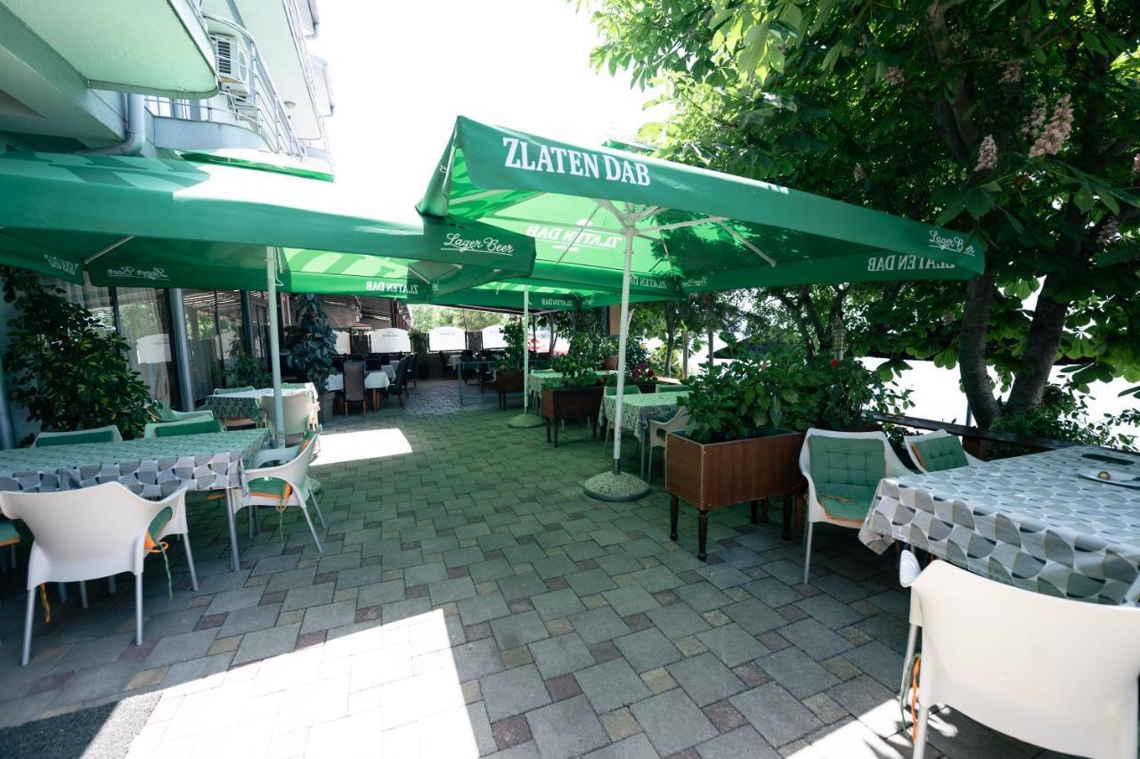 Hotel Holiday-M Ohrid Buitenkant foto