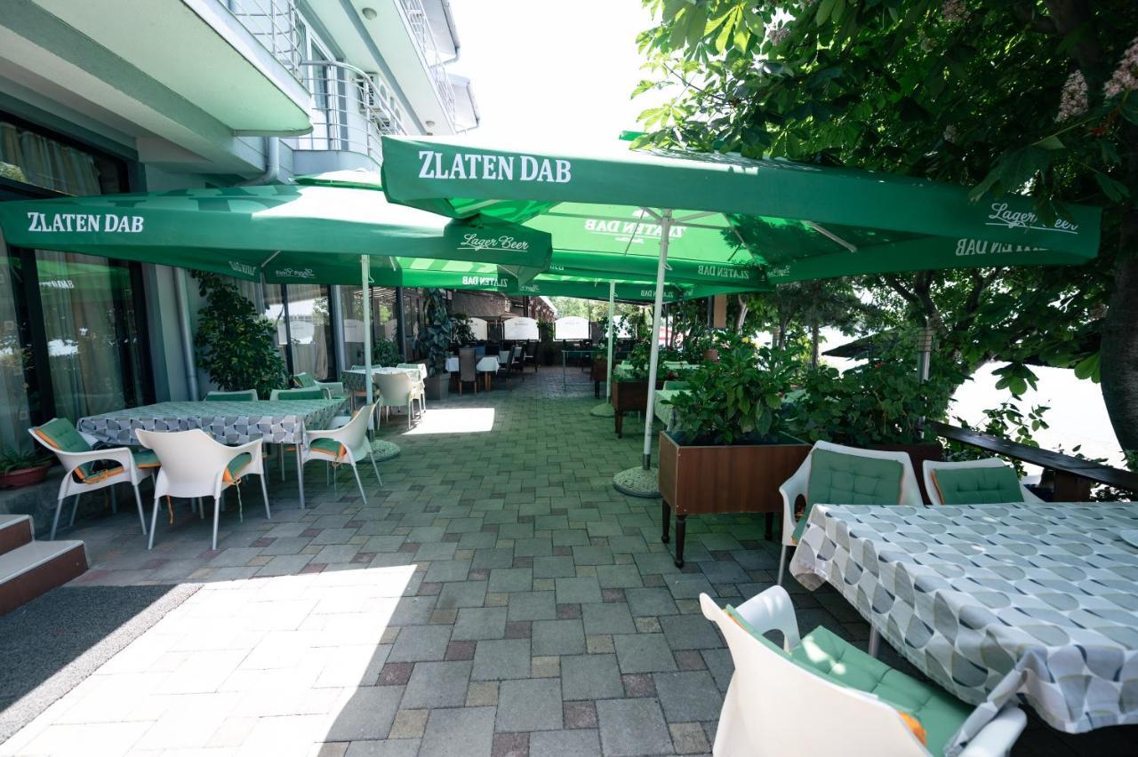 Hotel Holiday-M Ohrid Buitenkant foto
